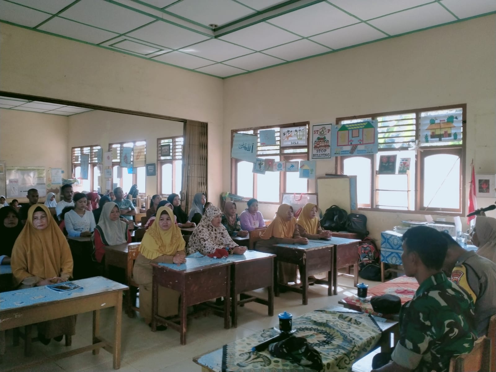 Anggota Koramil 0413-08/Sungai Selan Dampingi Acara Sosialisasi Perundungan dan Penculikan Anak