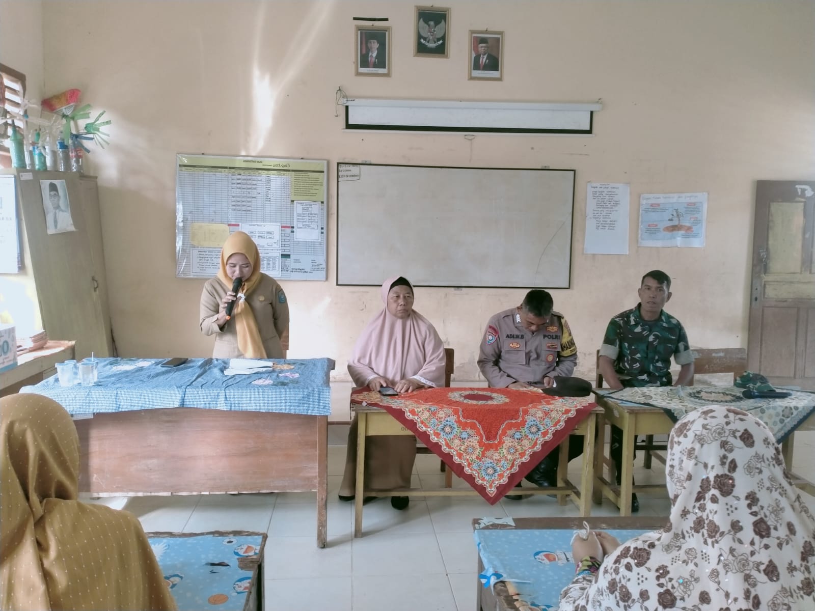 Anggota Koramil 0413-08/Sungai Selan Dampingi Acara Sosialisasi Perundungan dan Penculikan Anak