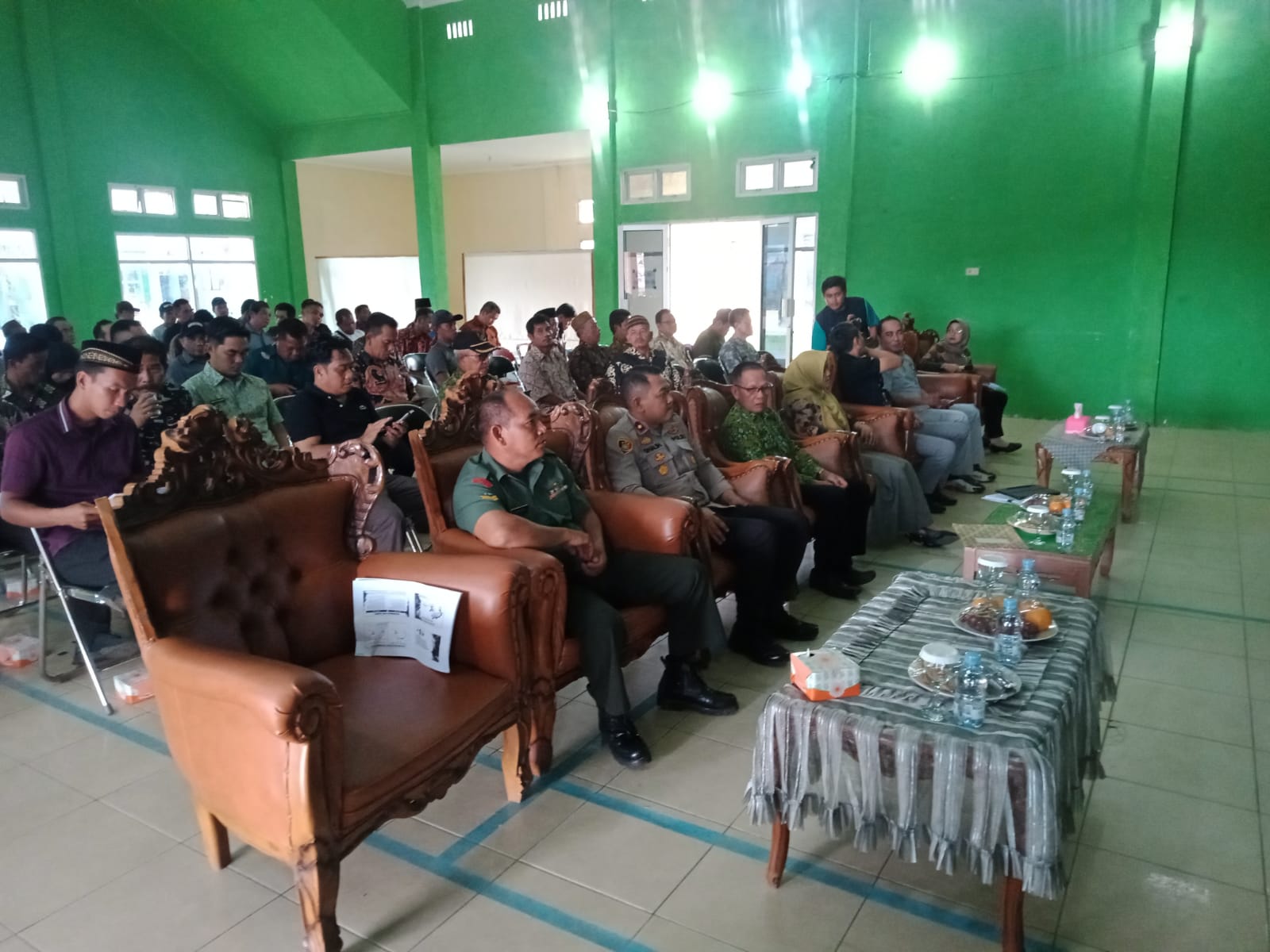 Sosialisasi Inventarisasi Perkebunan Sawit Masyarakat di GSG Kecamatan Jebus di Hadiri Babinsa