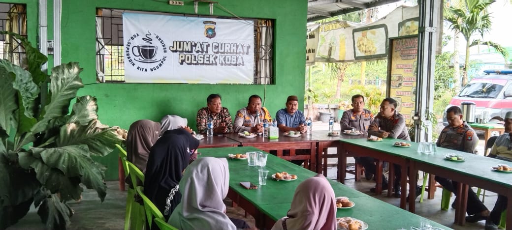 Jum'at Curhat di Warkop Aswaja Desa Kurau AKBP Dwi Budi Murtiono Respon Aspirasi Warga