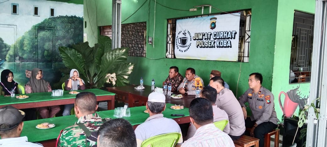 Jum'at Curhat di Warkop Aswaja Desa Kurau AKBP Dwi Budi Murtiono Respon Aspirasi Warga