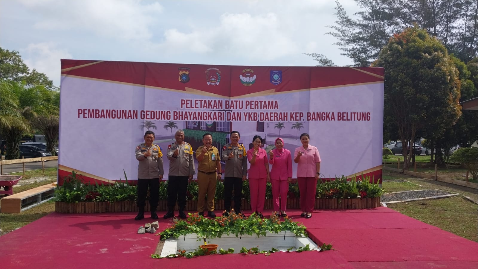 Kapolda Babel Irjen Pol Yan Sultra Meletakan Batu Pertama Pembangunan Gedung Bhayangkari