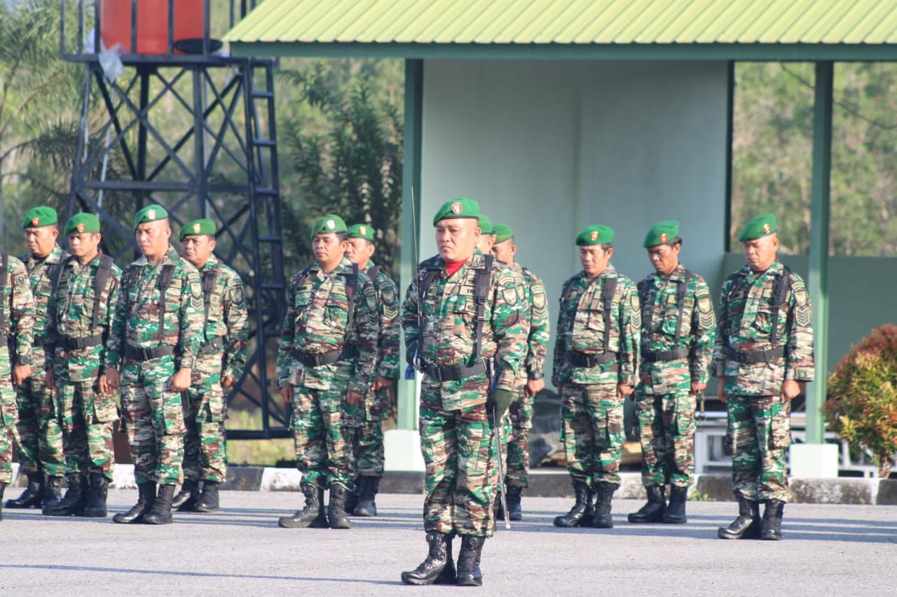 Dandim 0431/Bangka Barat Letkol Inf Deri Indrawan pimpin Upacara Bendera 17-San dilanjutkan Jam Komandan