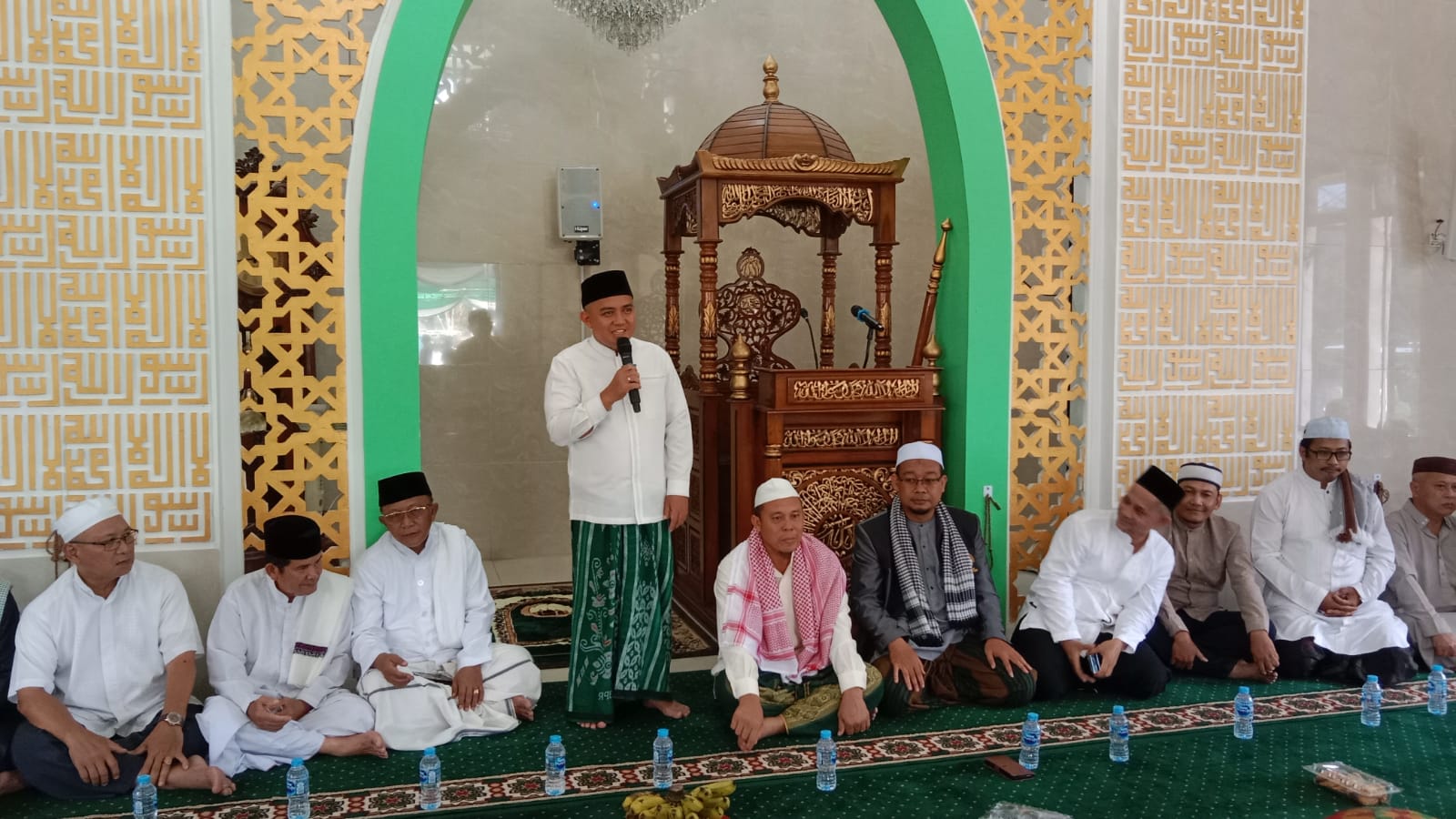 Wali Kota Molen Letakkan Batu Perdana 3 Tahun Lalu, Kini Bersamai Shalat Jumat Perdana Di Masjid Al-Mizan Kampak