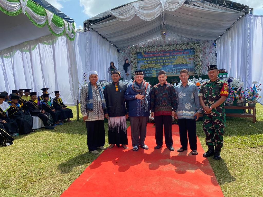 Danposramil Simpang Teritip Koramil 431-02/Muntok Hadiri Peringatan Isra mi'raj dan Wisuda Santri Khatam Al-Quran