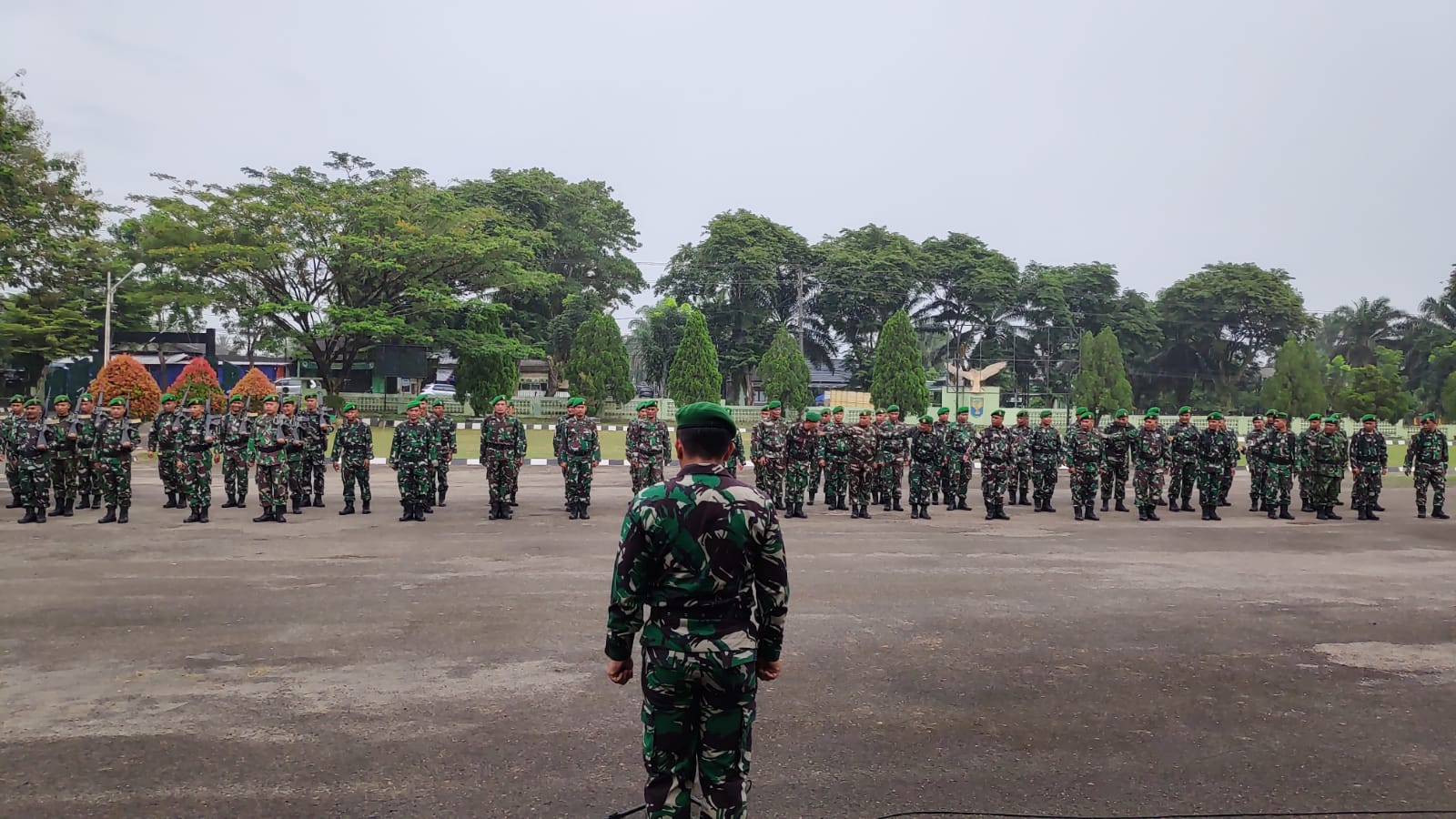 Prajurit Kodim 0413/Bangka Laksanakan Peraturan Baris-Berbaris di Lapangan Apel Makodim 0413/Bangka 