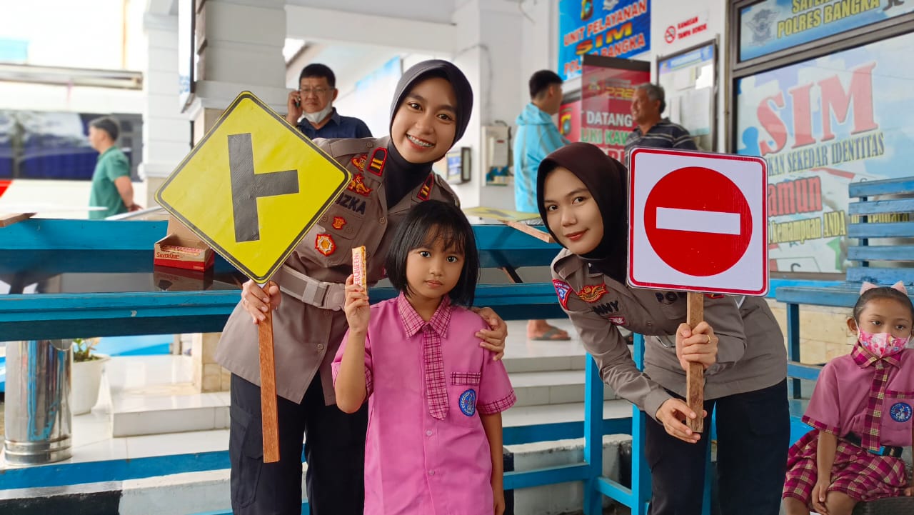 Berikan Edukasi Tentang Budaya Tertib Berlalu Lintas Sejak Dini Satlantas Polres Bangka Kedatangan Siswi Paud Nurin Pemali