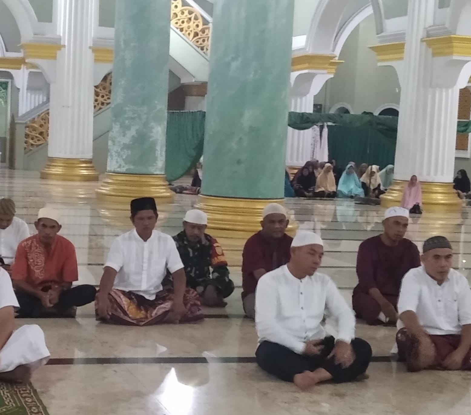 Pabung Kodim 0413/Bangka di Dampingi Anggota Koramil 0413-07/Koba Hadiri Ceramah di Mesjid Jami' Koba