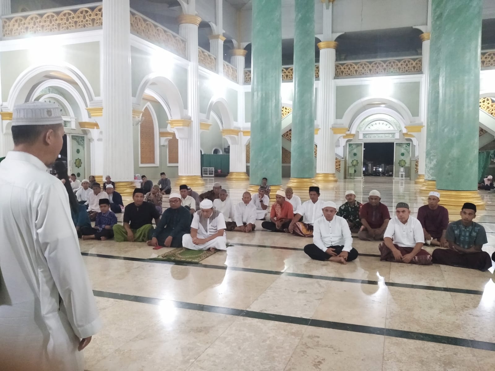 Pabung Kodim 0413/Bangka di Dampingi Anggota Koramil 0413-07/Koba Hadiri Ceramah di Mesjid Jami' Koba