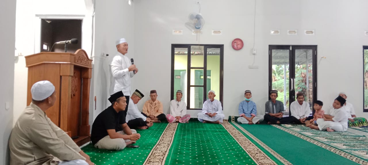 Babinsa Batu Rusa Menghadiri Buka Puasa Bersama Serta Pemberian Satunan Kepada Anak Yatim