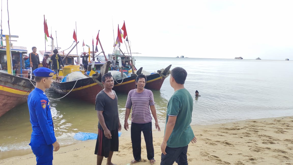 Sat Polairud Polres Bangka Barat Himbau Nelayan Waspada Cuaca Ekstrem