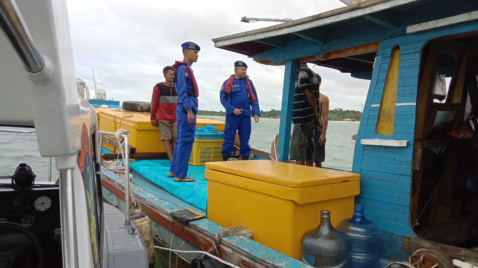 Satpolairud Polres Bangka Barat Ingatkan Nelayan Waspadai Cuaca Buruk