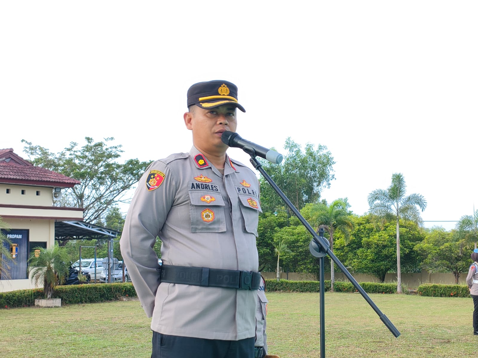 Pimpin Apel Pagi Jam Pimpinan, Wakapolres Bangka Barat Tekankan Anggotanya Tingkatkan Kedisiplinan dan Hindari Pelanggaran