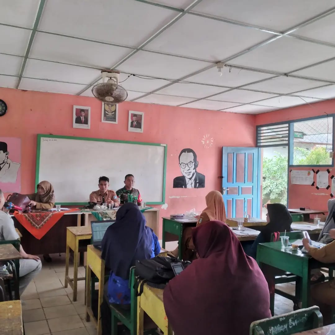 Rapat RKAS SD 03 Kelapa Desa Tebing, di Hadiri Babinsa Koramil 431-03/Kelapa