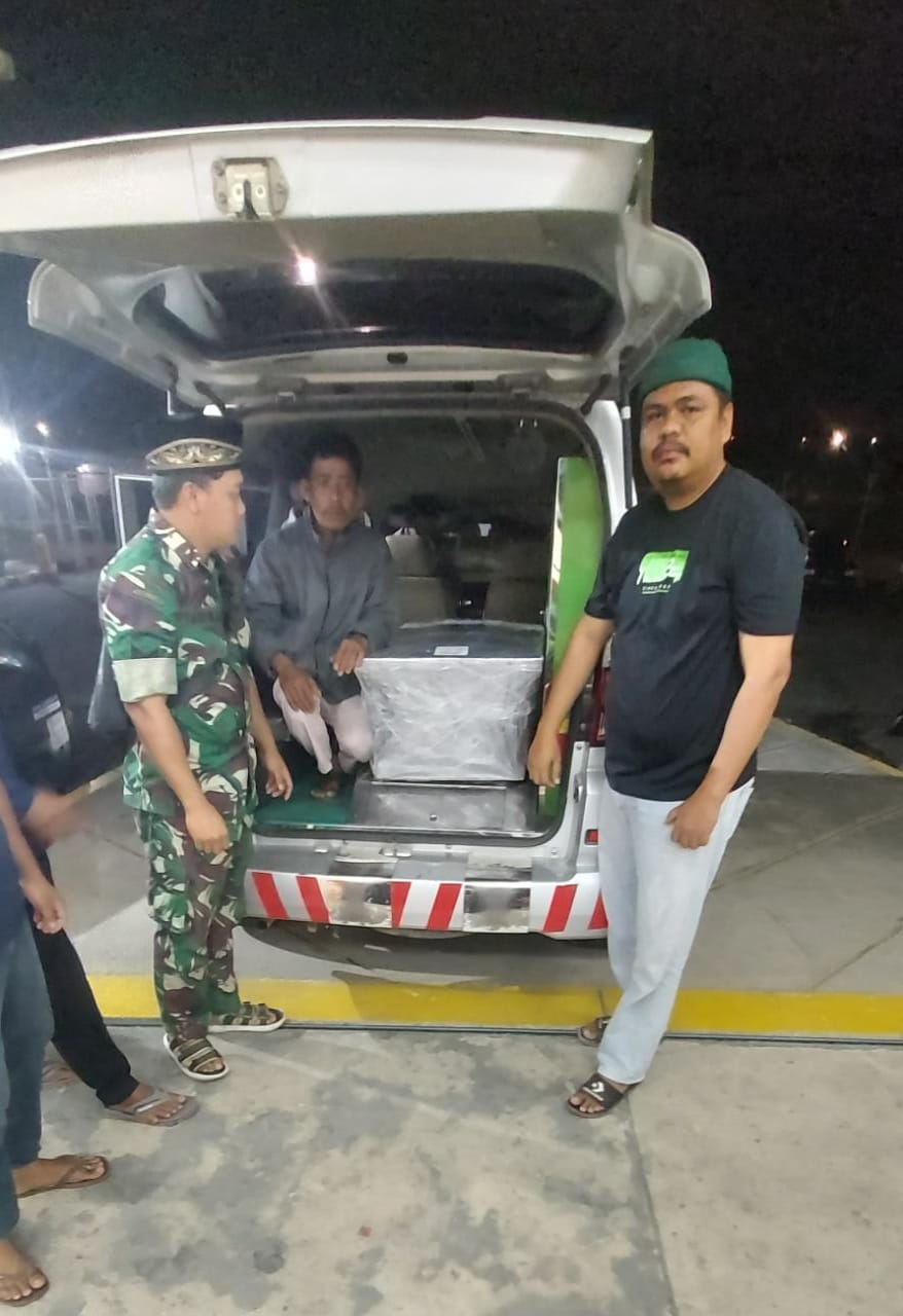 Bantu Warga yang Sedang Berduka Koramil 0413-07/Koba Datangi Desa Perlang 