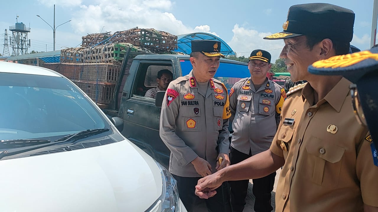 Mudik Lebaran Kapolda Kepulauan Babel di dampingi Kapolres Bangka Barat Bersama Forkopimda Cek Pelabuhan Tanjung Kalian