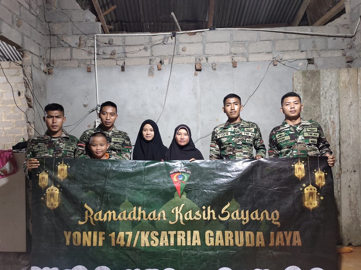 Ramadhan Kasih Sayang, Yonif 147/KGJ Berbuka Puasa di Rumah Warga Desa Belilik