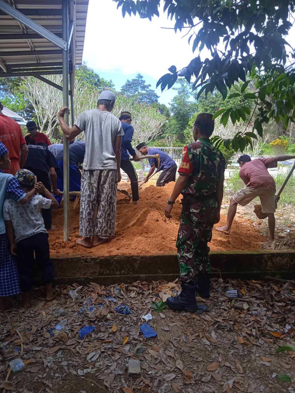 Bentuk Peduli Babinsa dengan Warga Binaan yang Mengalami Musibah