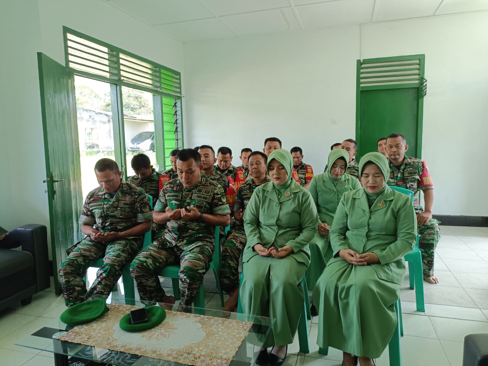 Personil Kodim 0431/Bangka Barat dan Jajaran ikuti Acara Lepas Sambut Danrem 045/Garuda Jaya Secara Virtual