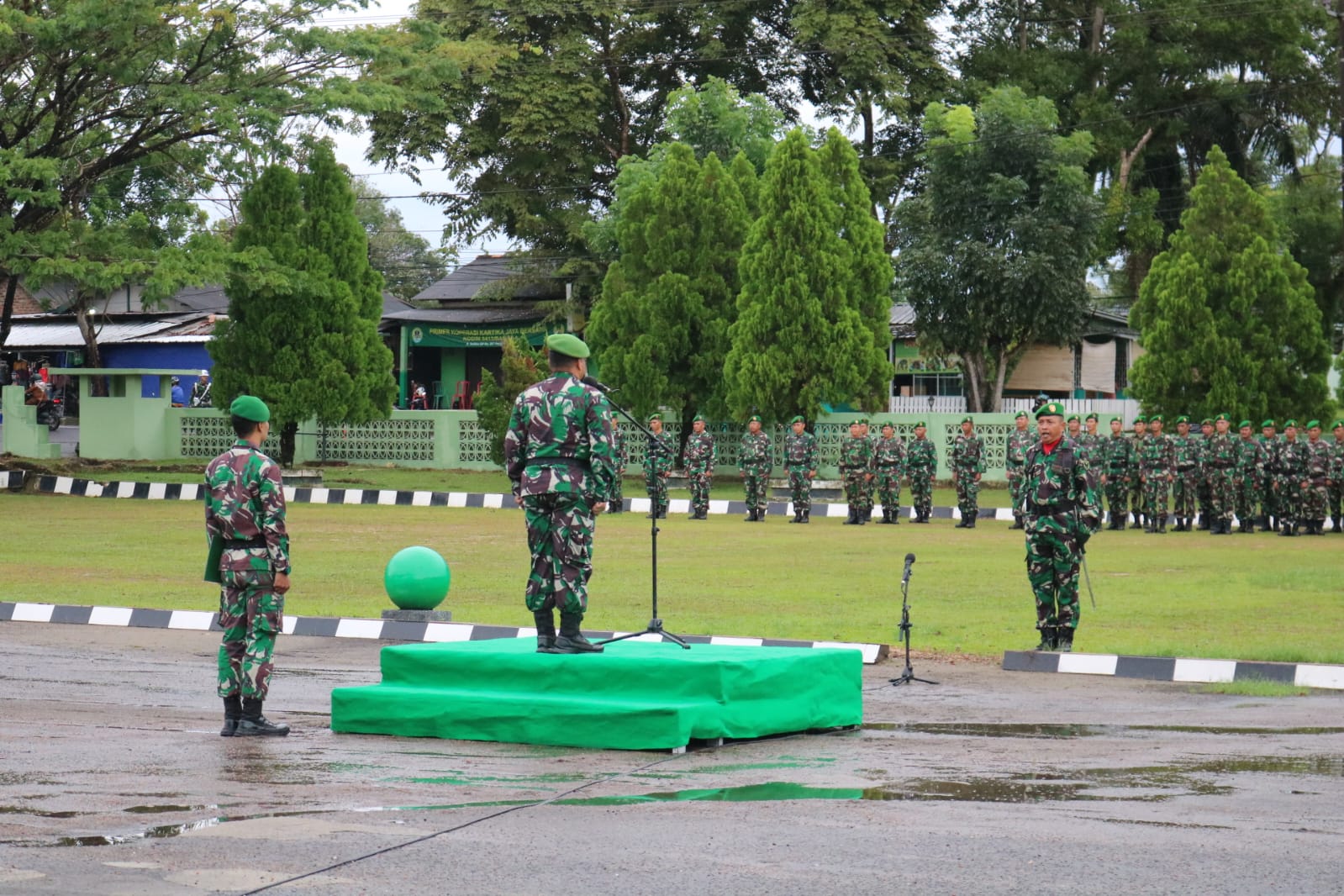 Kegiatan Rutin, Laksanakan Upacara Pengibaran Bendera Merah Putih di Lapangan Makodim 0413/Bangka