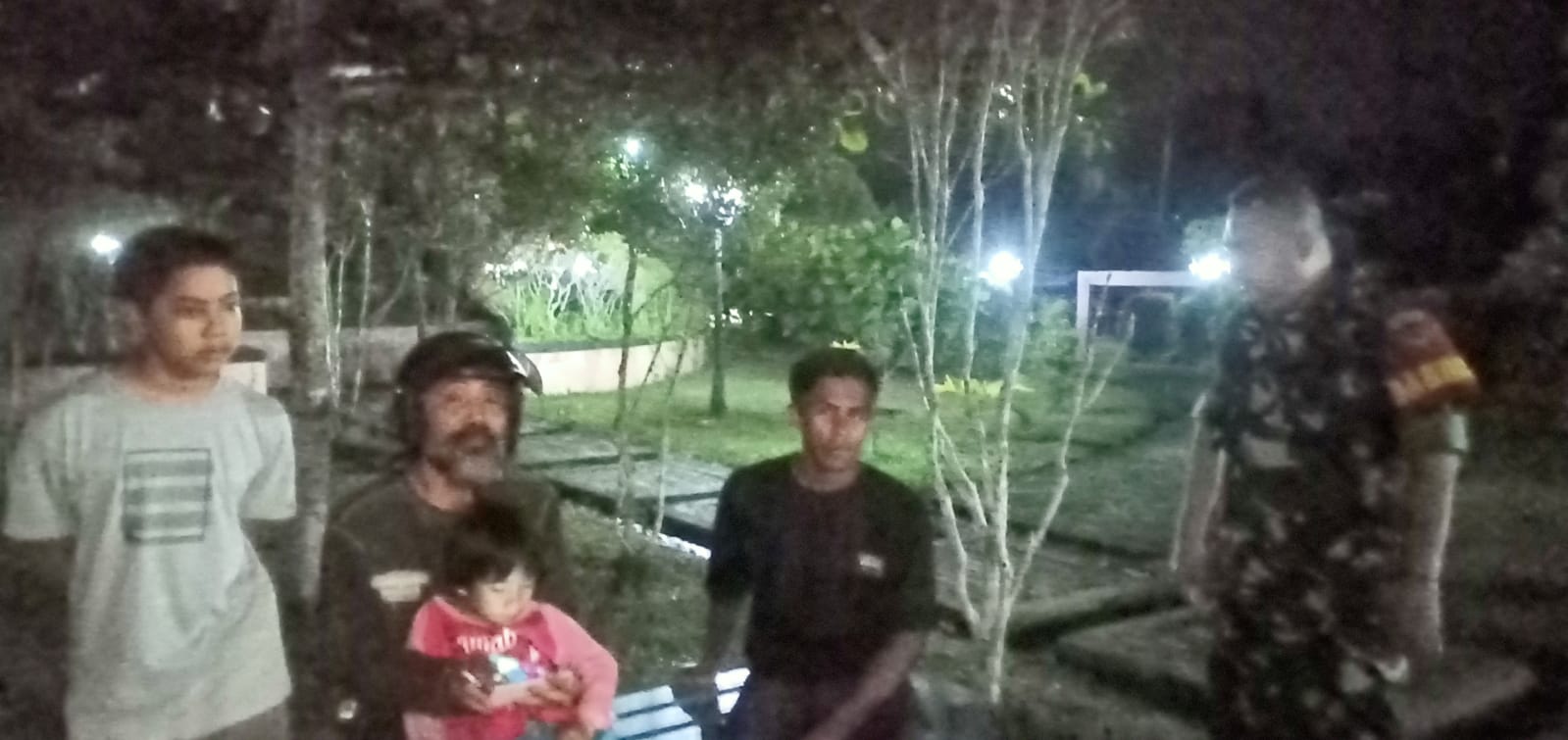 Patroli Malam dan Pantau Poskamling di Desa Kulur