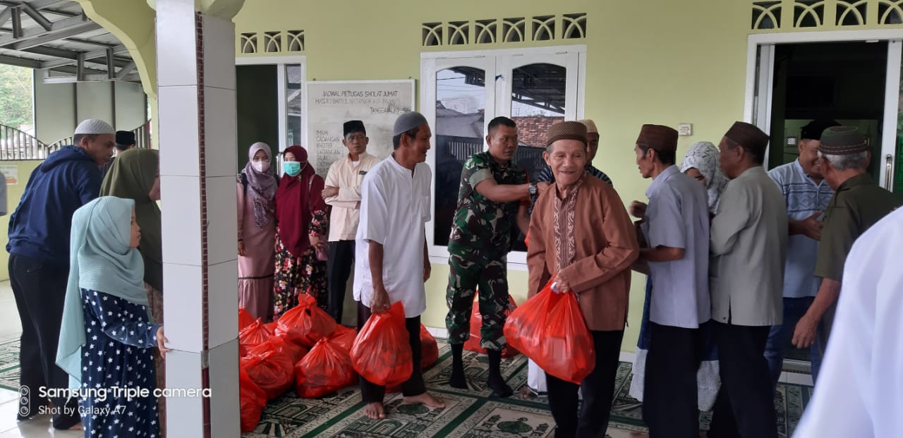 Santuni Yatim Piatu dan Kaum Dhuafa Jelang Lebaran