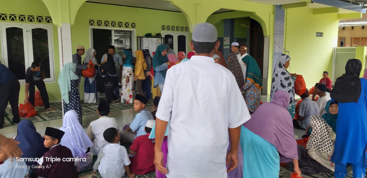 Santuni Yatim Piatu dan Kaum Dhuafa Jelang Lebaran