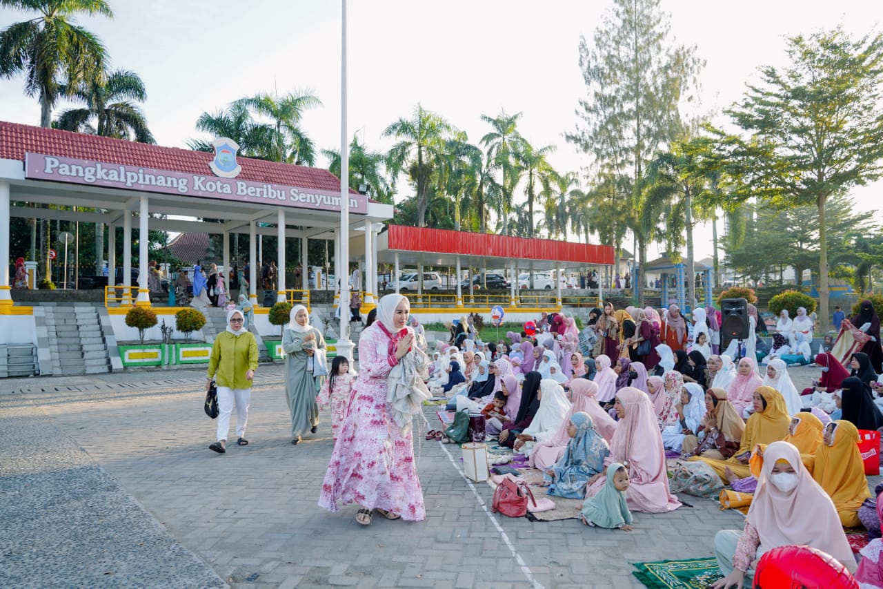 Bang Molen dan Yuk Monica Gelar Halal Bi halal Di Kediaman Rumah Dinas Wali Kota