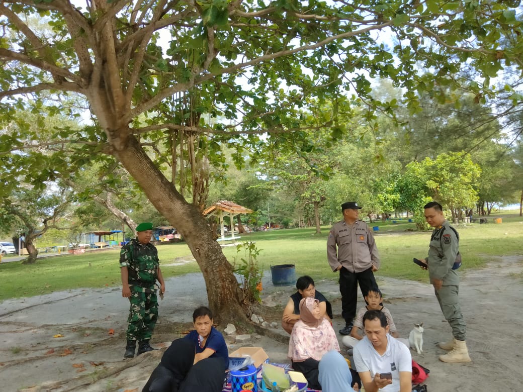 Beri Himbauan Bagi Pengunjung Objek Wisata Pantai Matras