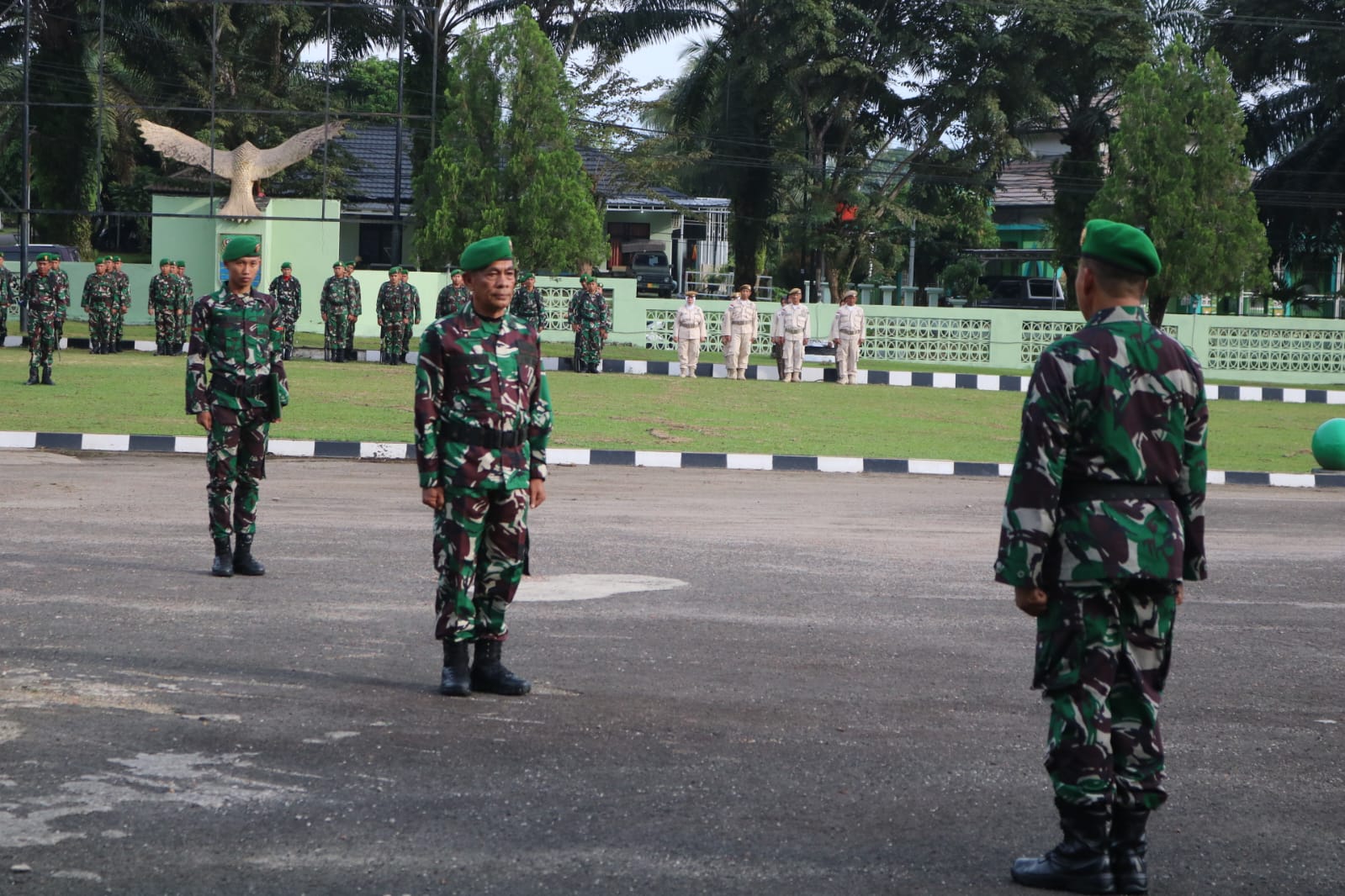 Kodim 0413/Bangka Menggelar Upacara Bendera Merah Putih