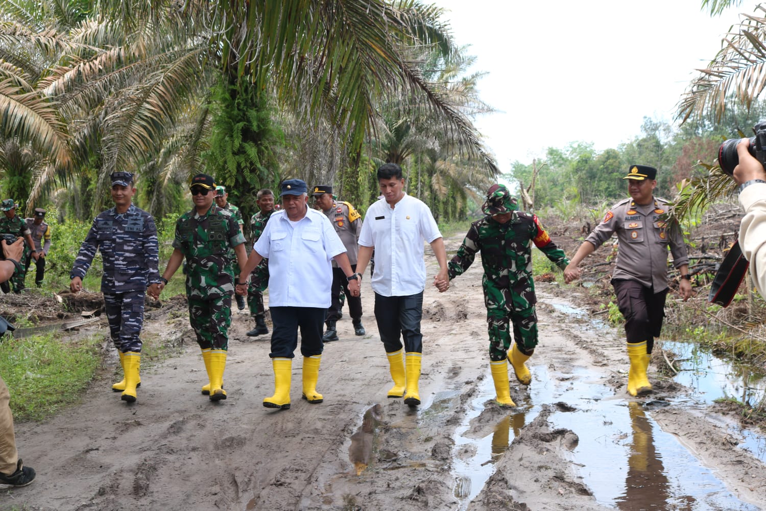 Kodim 0431/Bangka Barat Laksanakan Upacara Manunggal Desa ke 116 Tahun 2023