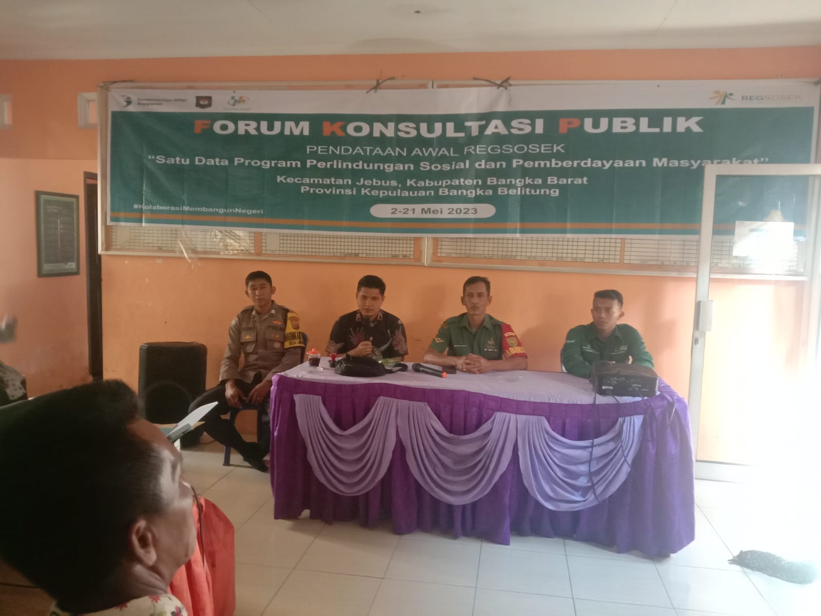 Rapat Forum Konsultasi Publik, Babinsa Koramil 431-01/Jebus Hadiri Pendataan Awal Regsosek Di Desa Sekar Biru