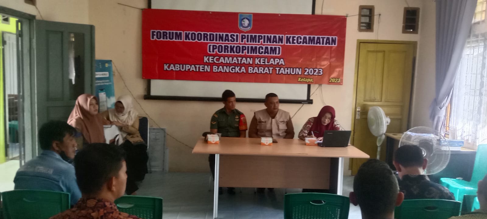 Babinsa Koramil 431-03/Kelapa Menghadiri Kegiatan forum Konsultasi Publik Registrasi Sosial Ekonomi Untuk Memberikan Bantuan dan Perbaikan Ekonomi yang Tepat Sasaran