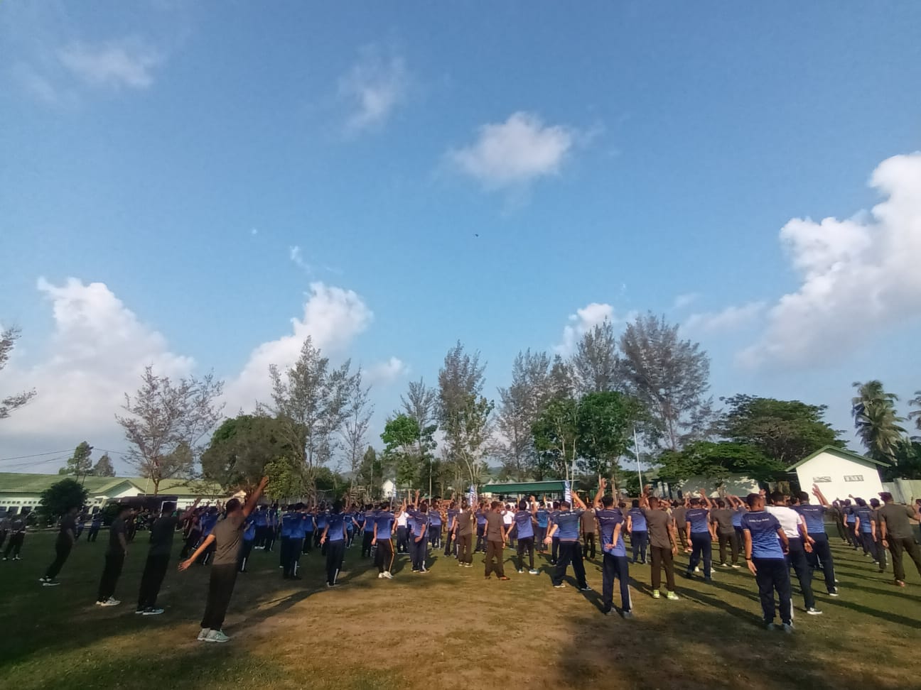 Koramil Jajaran Kodim 0413/Bangka Wilayah Kabupaten Bangka Laksanakan Olahraga Bersama Polres Bangka