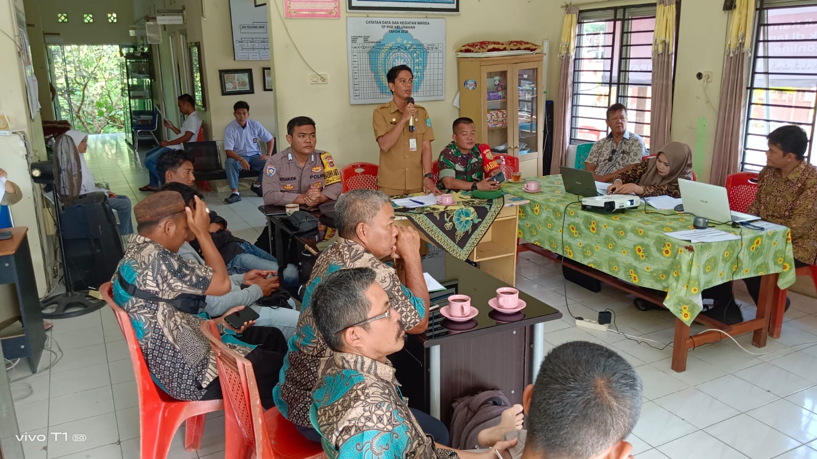 Babinsa Kelurahan Kutopanji Hadiri Acara Forum Konsultasi Publik (FKP) 