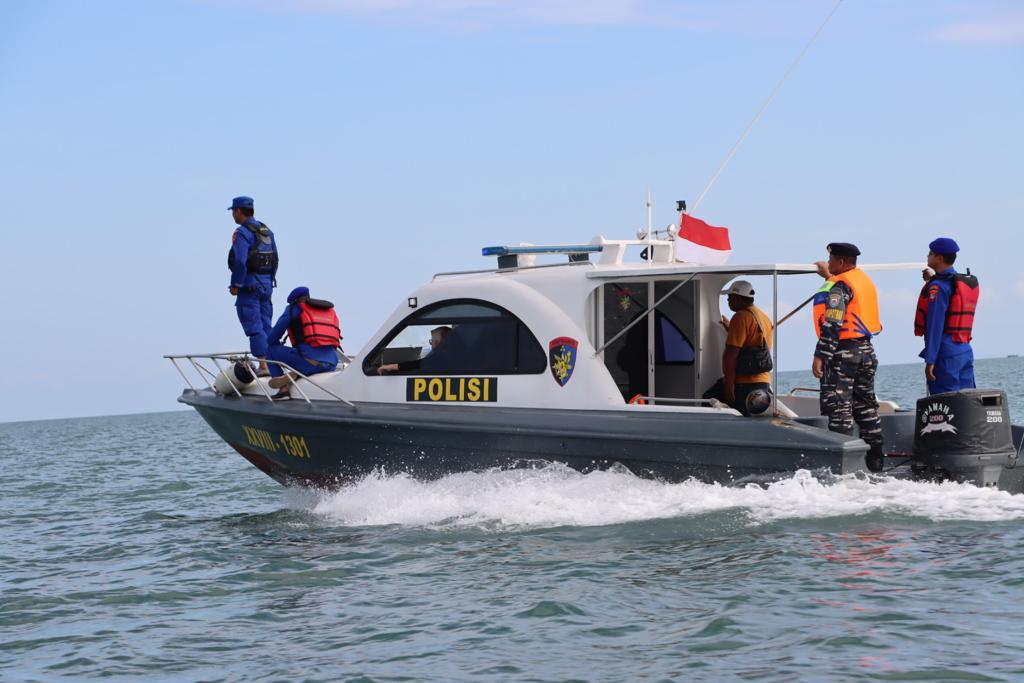 Jaga Sinergitas Sat Pol Airud Polres Bangka Tengah dan TNI AL Patroli dan Sambang Pesisir Bersama