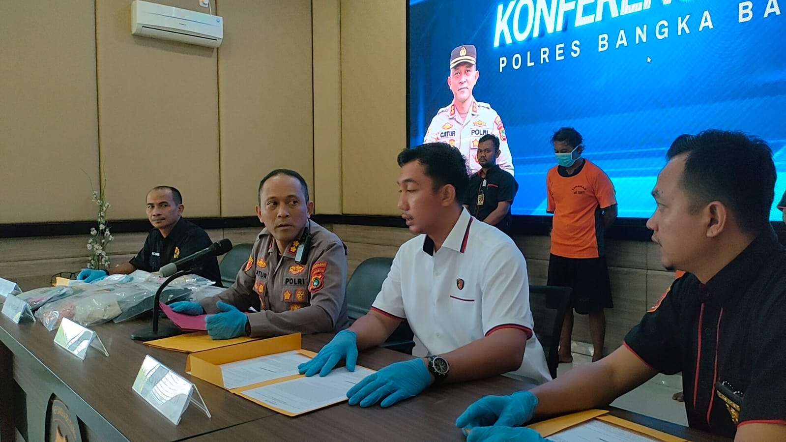 Polres Bangka Barat Laksanakan Konferensi Pers Kasus Pencabulan Anak di Bawah Umur