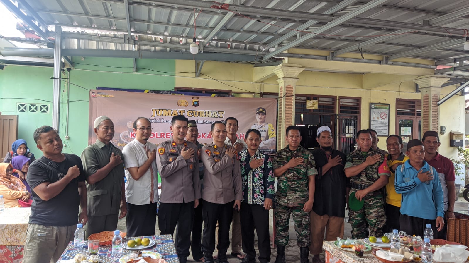 Dalam Jumat Curhat Kali Ini Polres Bangka Tengah Beri Himbauan Kepada Masyarakat untuk Mematuhi Peraturan Lalu Lintas