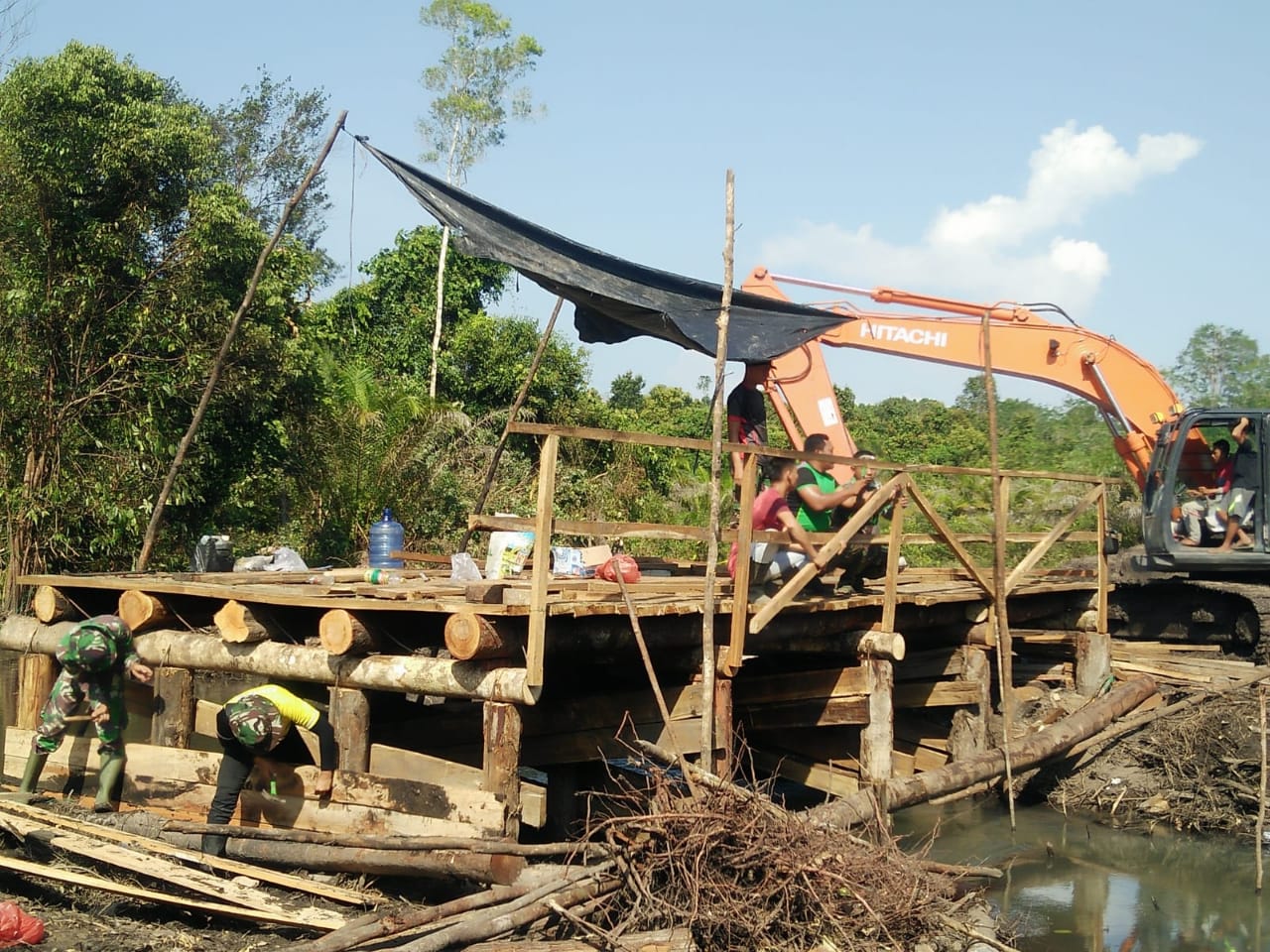 Proses Jembatan Kayu Sudah Mencapai 80%