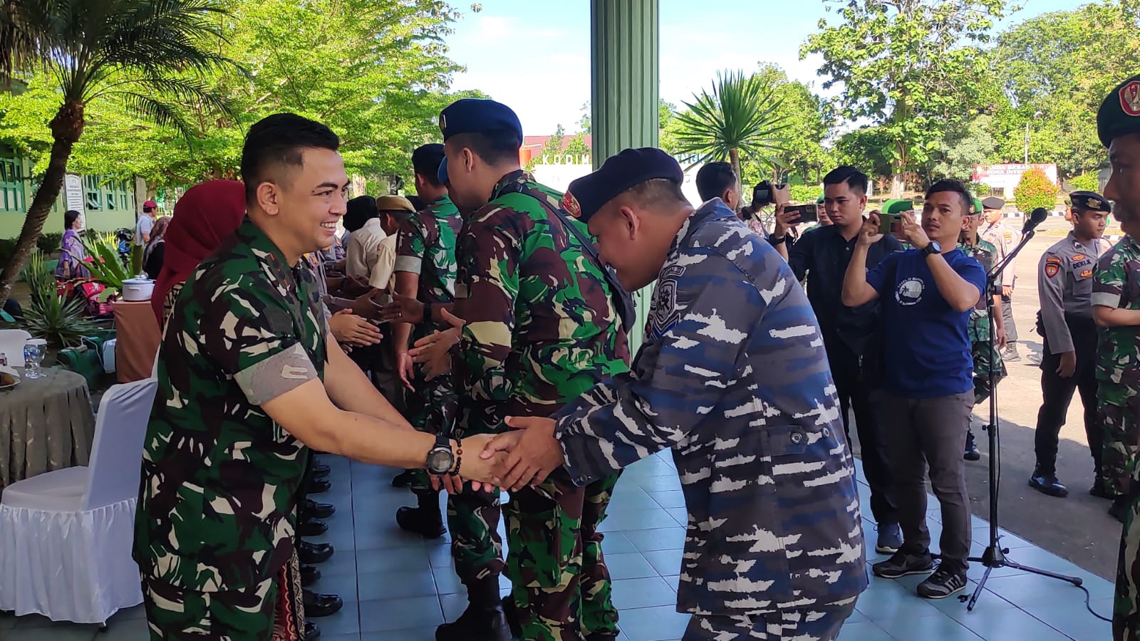 Memperkokoh Kebersamaan TNI-Polri Laksanakan Acara Halal Bi Halal