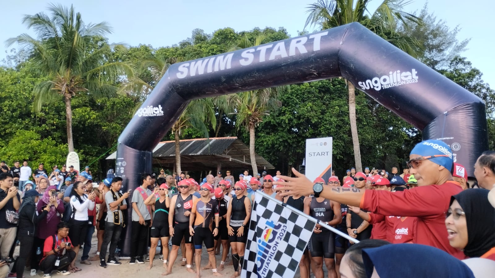 Kegiatan Sungailiat Triathlon ke-8 Tahun 2023 di Buka Langsung Oleh Menteri Pariwisata dan Kreatif RI