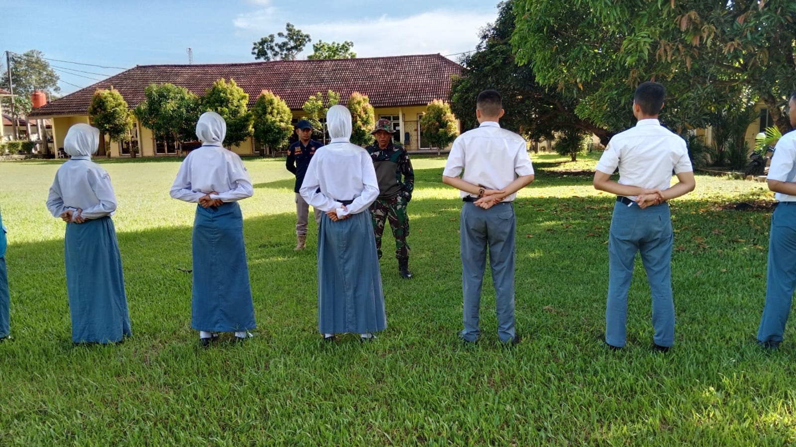 Babinsa Koramil 413-07/Koba Melatih Calon Paskibraka Tingkat Kabupaten Bangka Tengah 2023