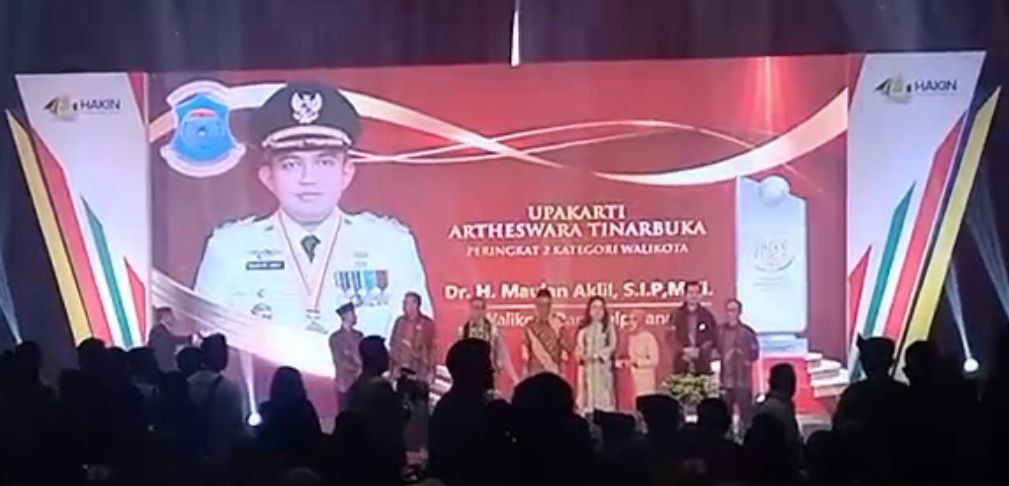 Molen Raih Penghargaan Upakarti Artheswara Tinarbuka, Kategori 3 Wali Kota Terbaik di Indonesia