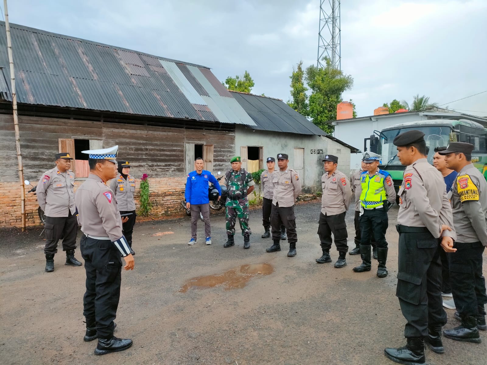 Memantau Keberangkatan Buruh dari PT. Theep dan PT. GML Menuju Tamansari