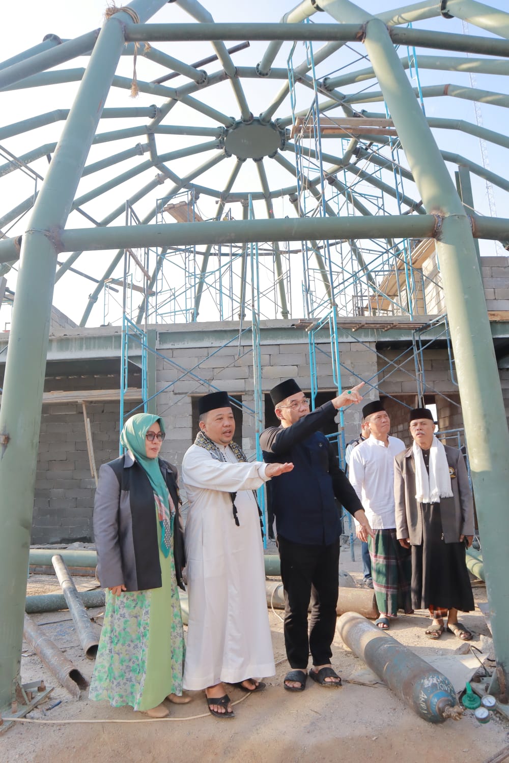 Sekda Mie Go dan Rombongan Tinjau Pembangunan Masjid Agung Kubah Timah, Sudah Berjalan 54 Persen