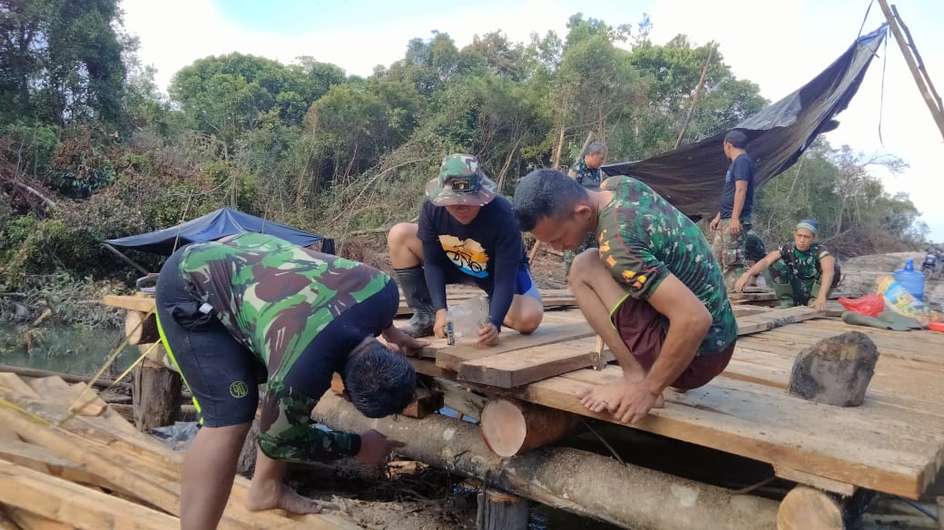 Ini Proses Pembuatan Jembatan di Wilayah TMMD