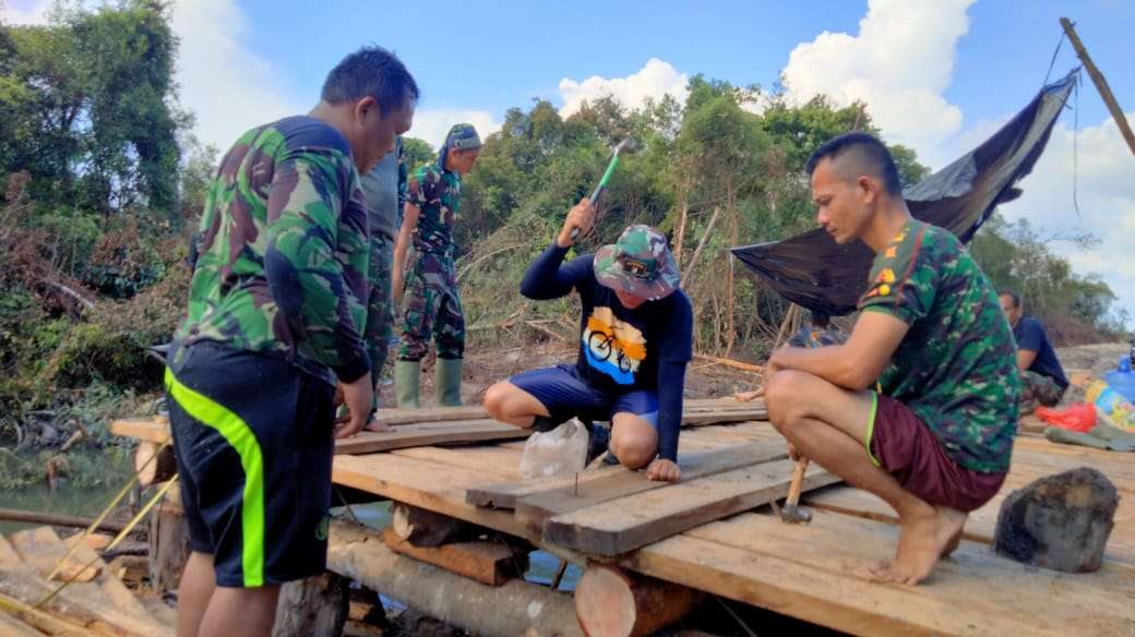 Ini Proses Pembuatan Jembatan di Wilayah TMMD