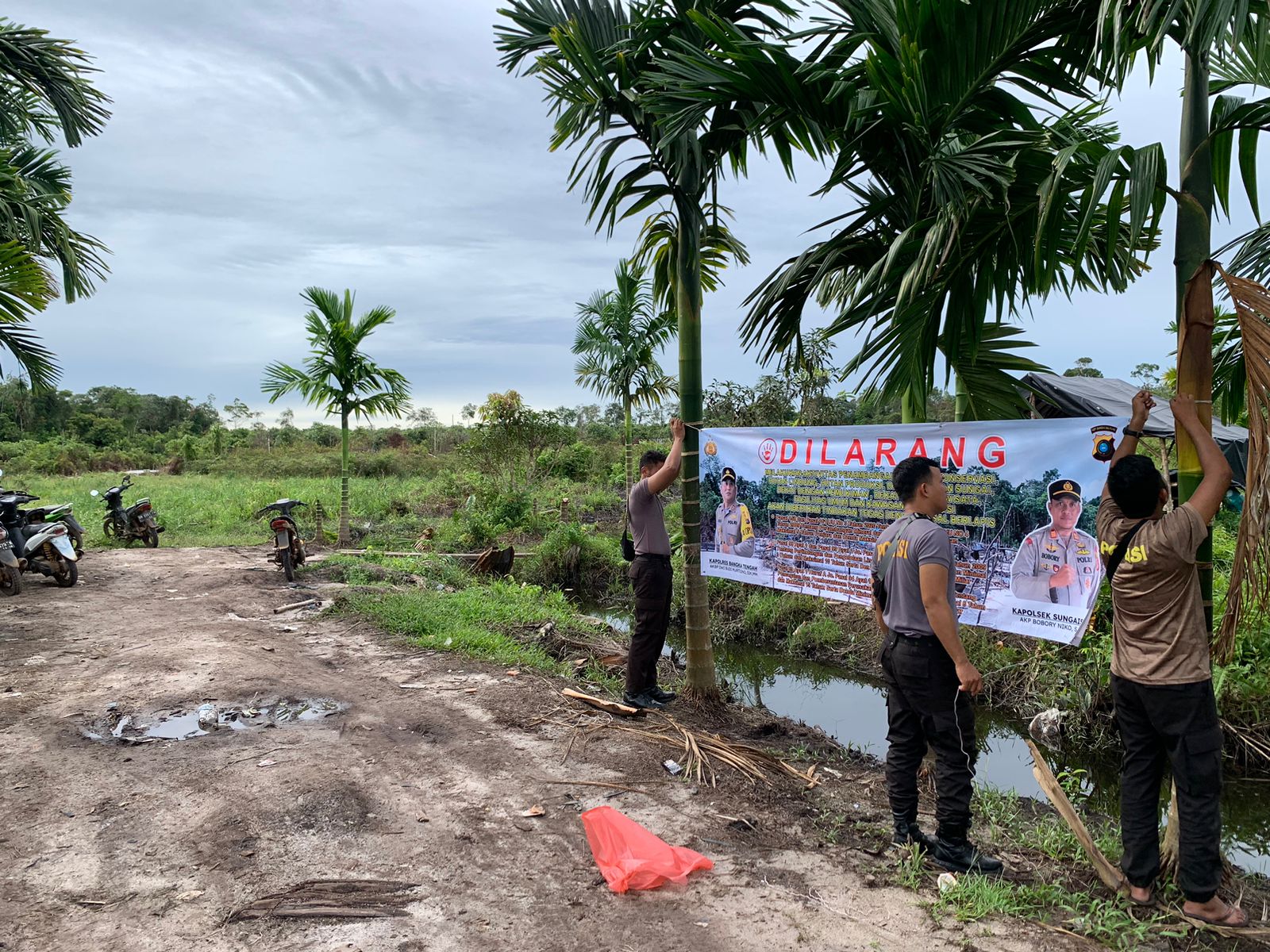 Paska ditertibkan Polsek Sungai Selan Kini Lokasi Aik Sabak Dipasangi Himbauan Larangan Aktifitas Tambang