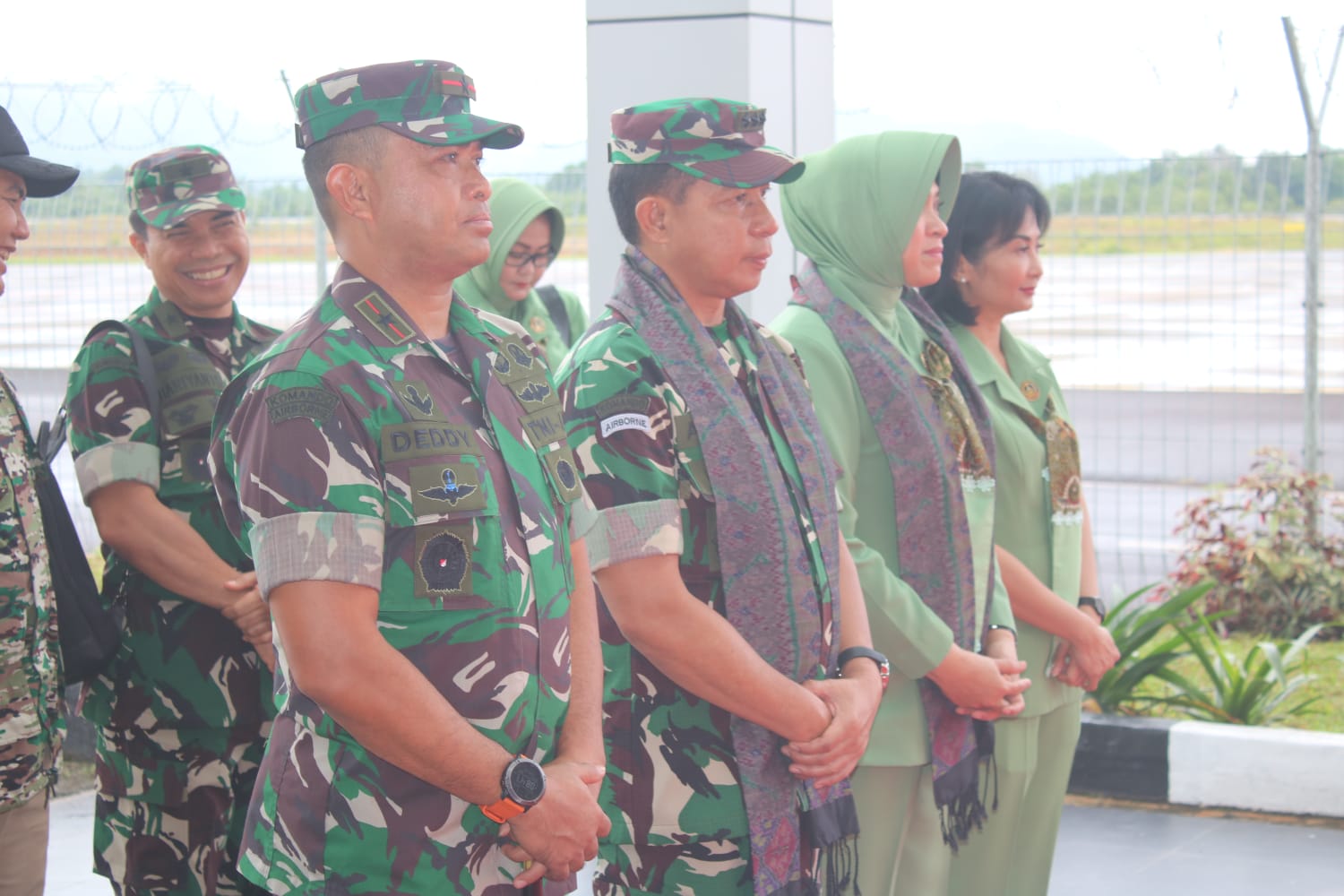 Danrem 045/Gaya Sambut Kunker Wakasad di Bandara Depati Amir