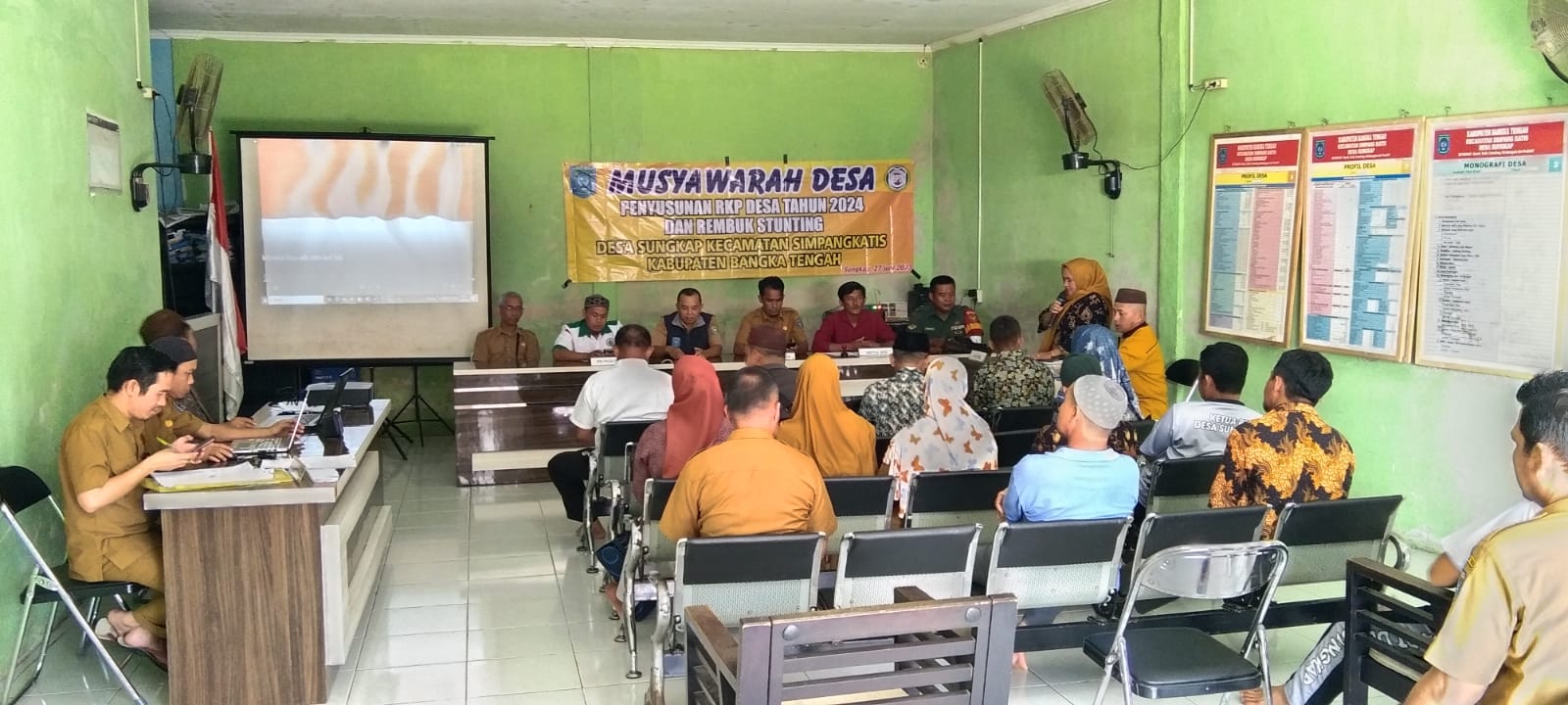 Dukung Percepatan Penanggulangan Gizi Buruk, Babinsa Desa Sungkap Hadiri Musdes Penyusunan RKPDesa Dan Rembuk Stunting